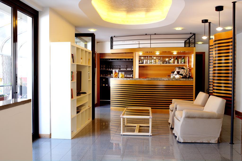Aparthotel Carinzia Lignano Sabbiadoro Exterior foto